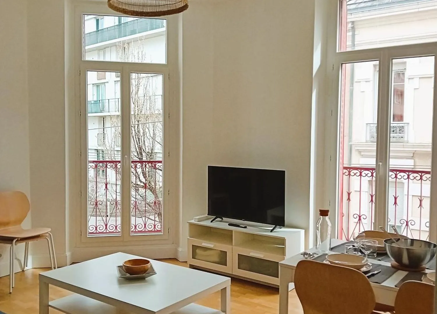 Apartment 102 - Appart Renove Avec Grand Salon Et 1 Chambre - Tram Et Clinique Mutualiste A 1 Min Grenoble