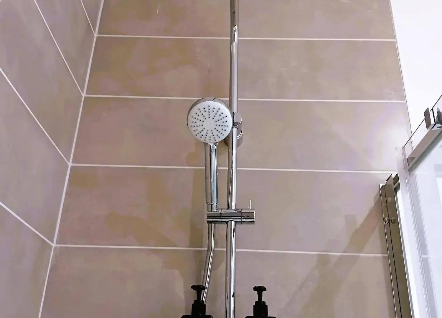 102 - Appart Renove Avec Grand Salon Et 1 Chambre - Tram Et Clinique Mutualiste A 1 Min Grenoble Apartment
