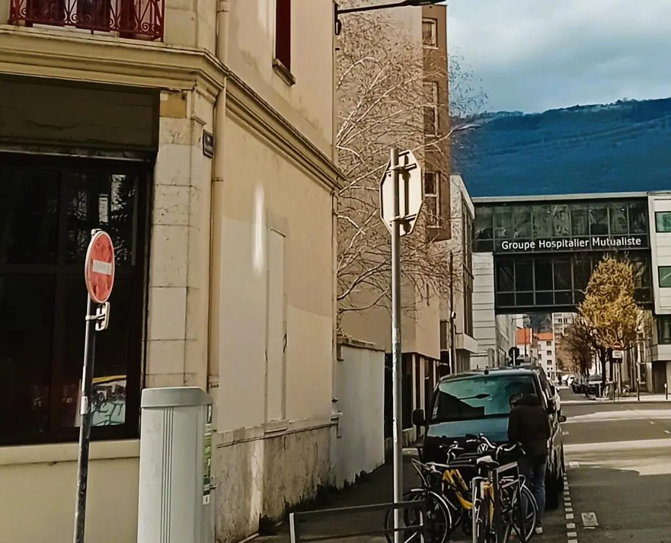 102 - Appart Renove Avec Grand Salon Et 1 Chambre - Tram Et Clinique Mutualiste A 1 Min Grenoble Apartment